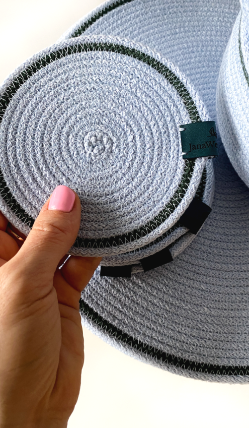 Komplekts `MOON`. Galda, krūzes palikņi un divi dažādi trauki